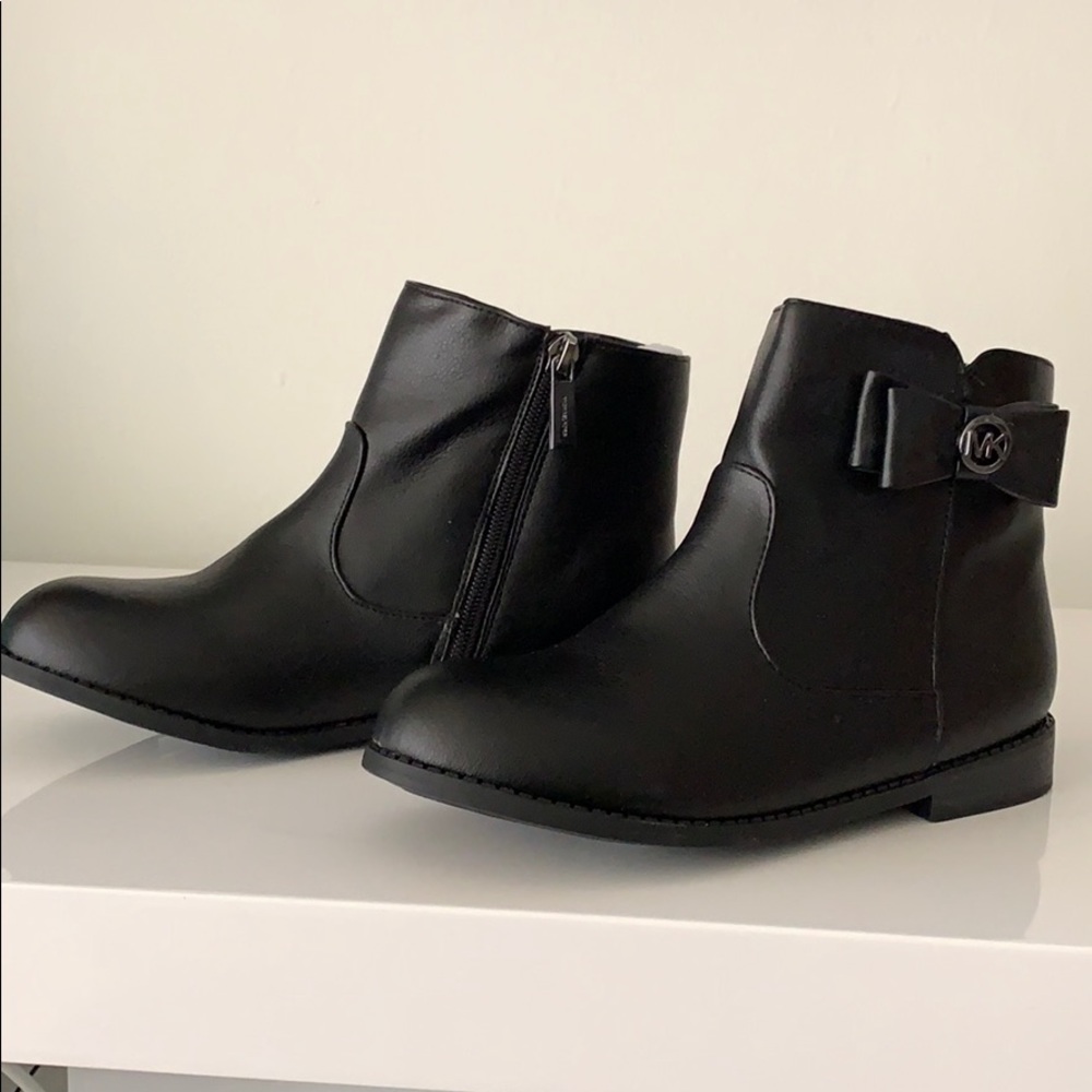 Michael Kors Emma Flow ankle boot